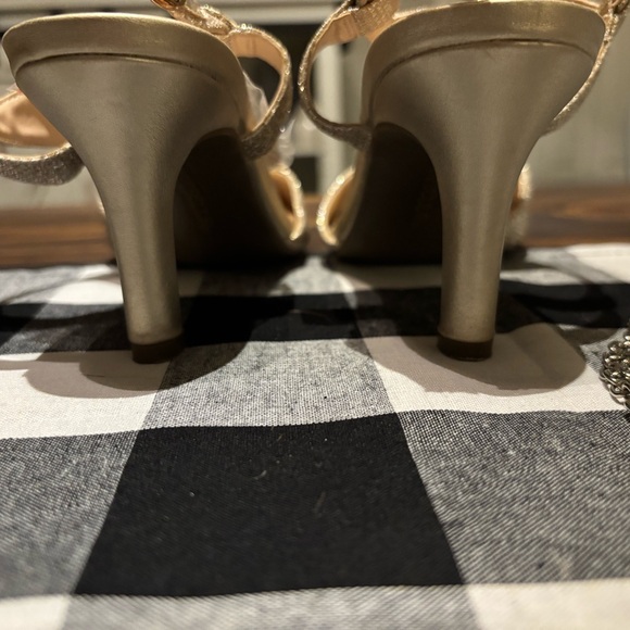 Gold Glitter Heels and Clutch Set 7 - Picture 5 of 5